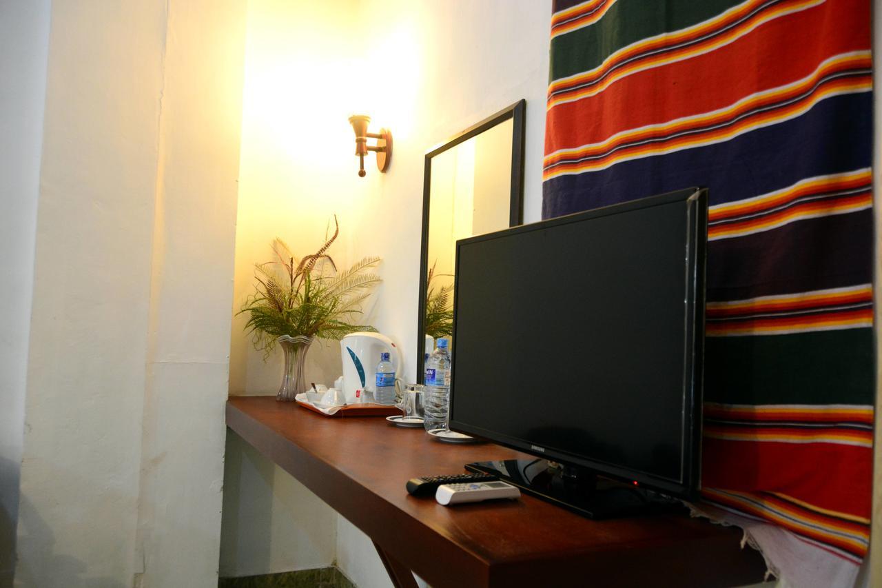 Rainbow Beach Hotel 尼甘布 外观 照片