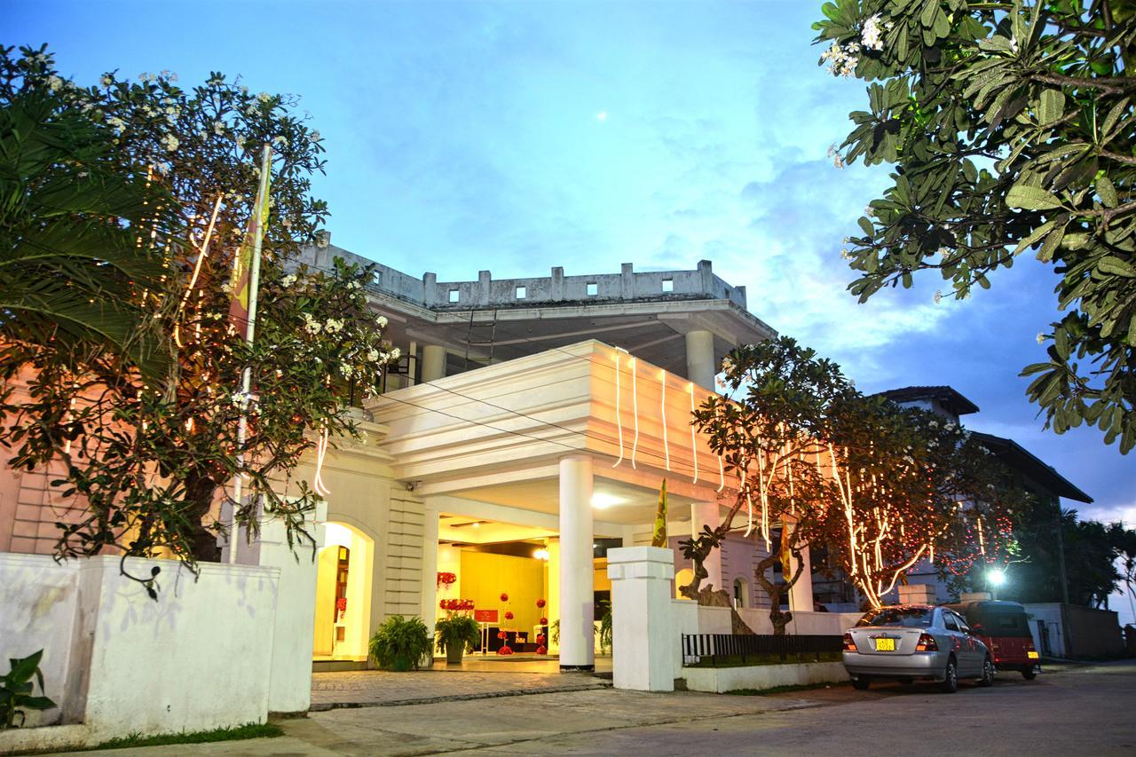 Rainbow Beach Hotel 尼甘布 外观 照片