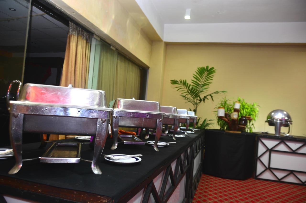 Rainbow Beach Hotel 尼甘布 外观 照片