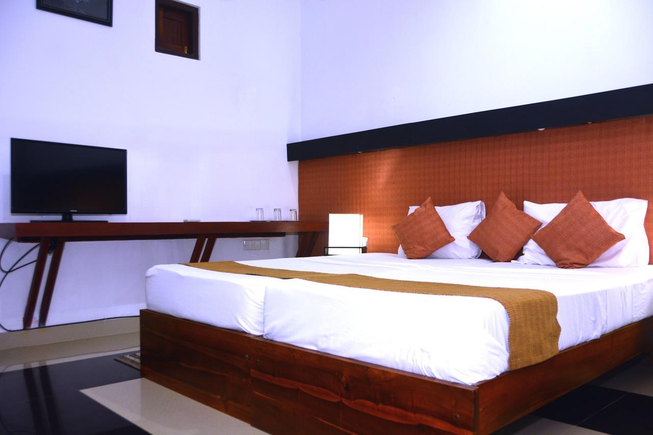 Rainbow Beach Hotel 尼甘布 外观 照片